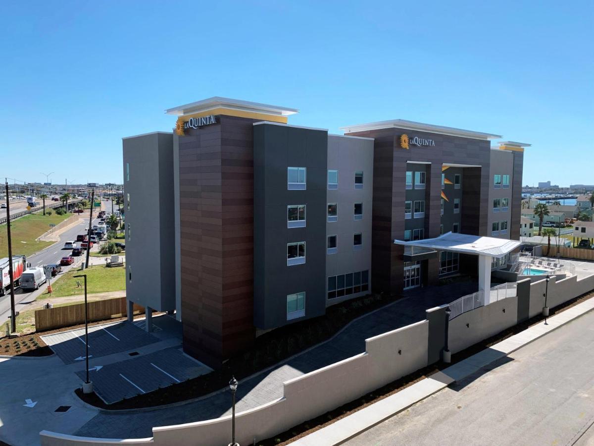 La Quinta Inn & Suites By Wyndham Galveston North At I-45 المظهر الخارجي الصورة