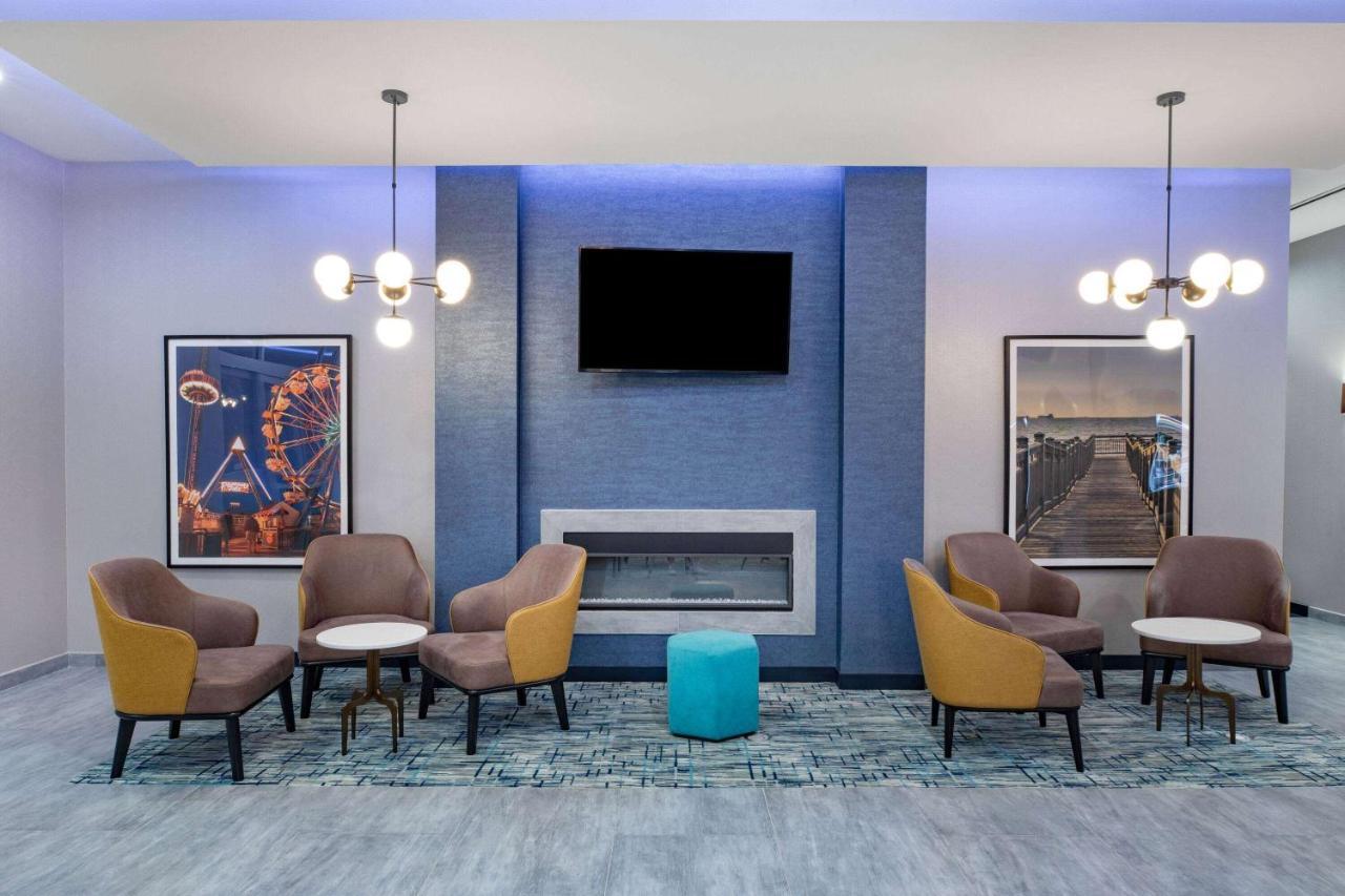 La Quinta Inn & Suites By Wyndham Galveston North At I-45 المظهر الخارجي الصورة