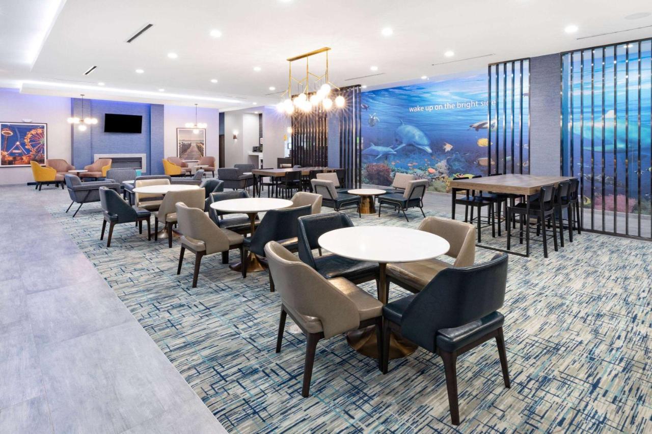 La Quinta Inn & Suites By Wyndham Galveston North At I-45 المظهر الخارجي الصورة